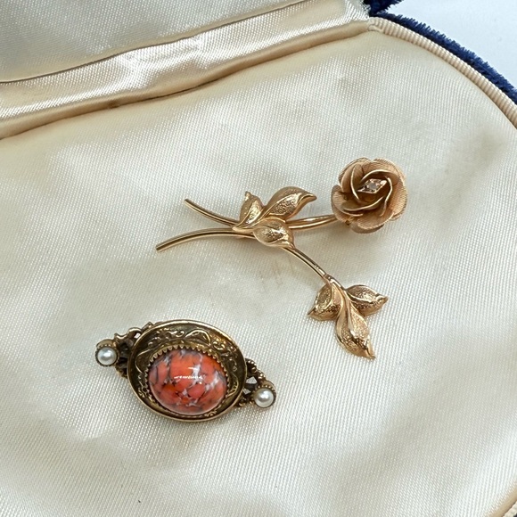 Vintage Original by Robert Pin & Gold Flower Brooch - Picture 3 of 16
